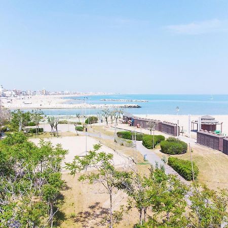 Hotel Paloma Beach Front Chiringuitos Time Rimini Kültér fotó